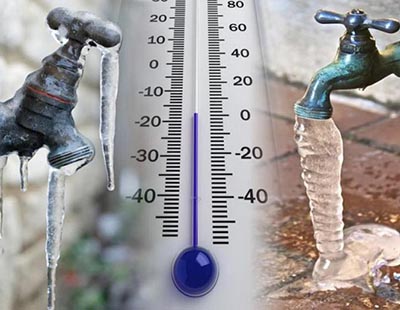 при какой температуре замерзает вода в трубах